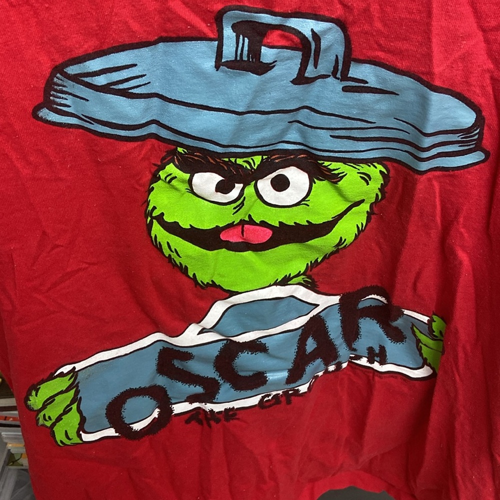 Vintage Sesame Street Oscar the Grouch Red Graphic T-Shirt